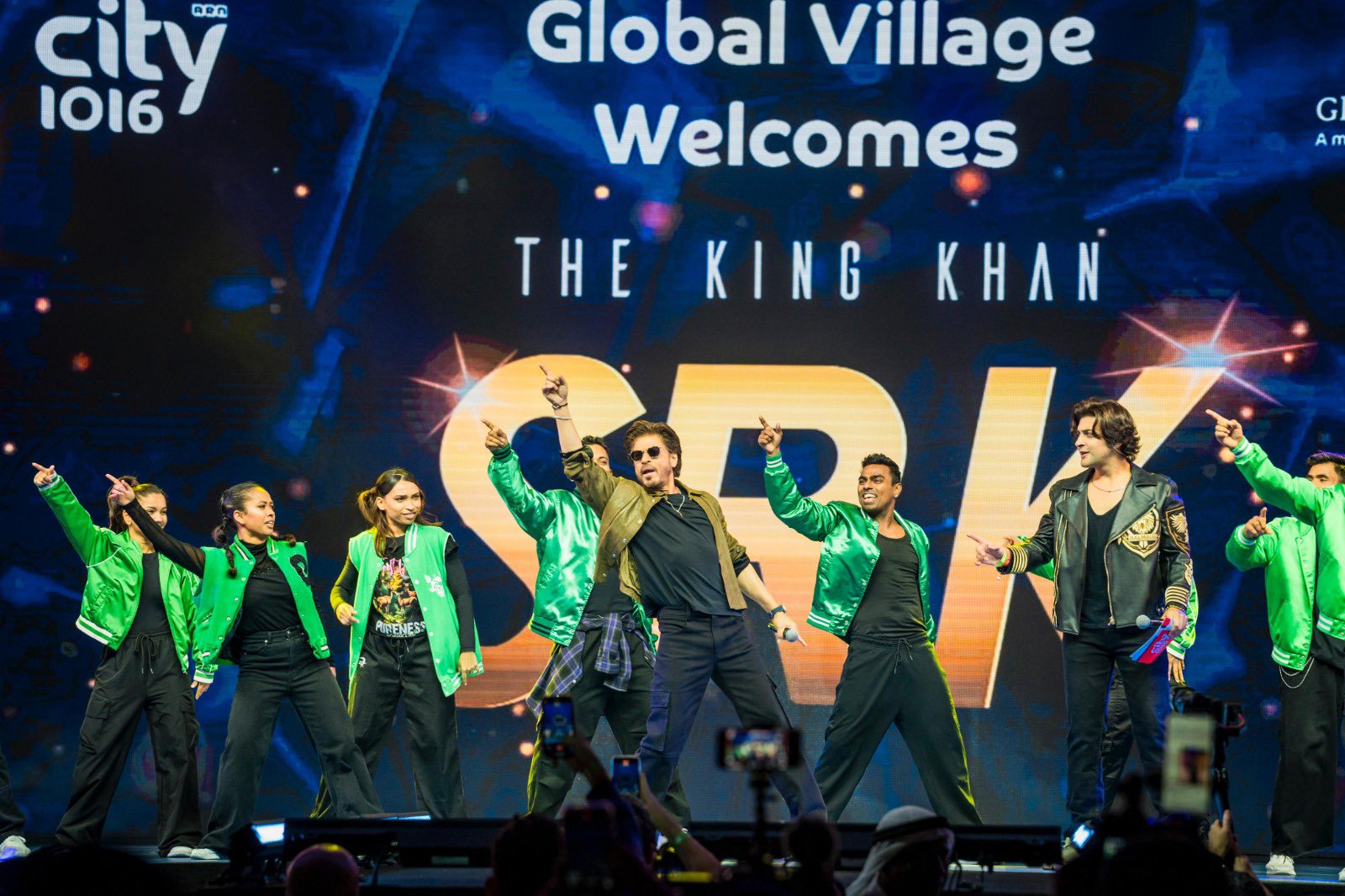 Shah Rukh Khan Wows Fans in Dubai: A Look at the Superstar's Enduring Success