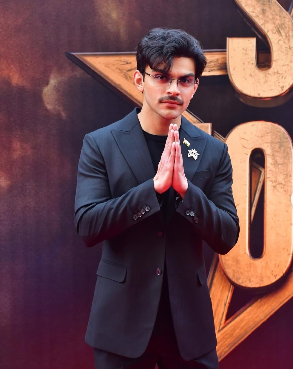 VEER PAHARIYA: The New Sensation in Town!