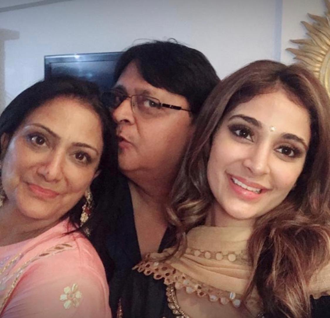 Alankrita Sahai shares special and emotional memories with her late father on his second death anniversary, the internet pays respect!