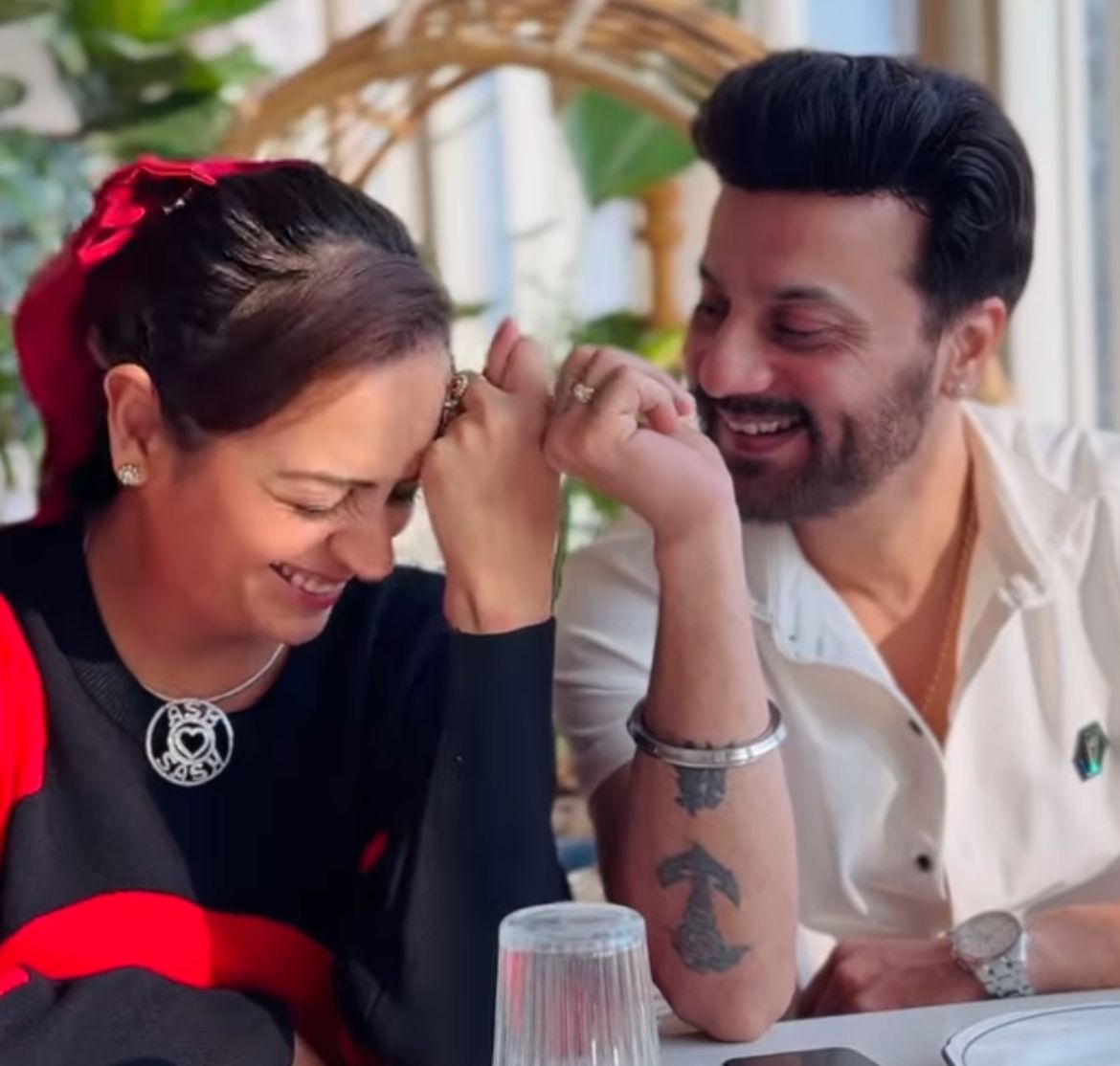 Ashita Dhawan shows us the reality of making reels!