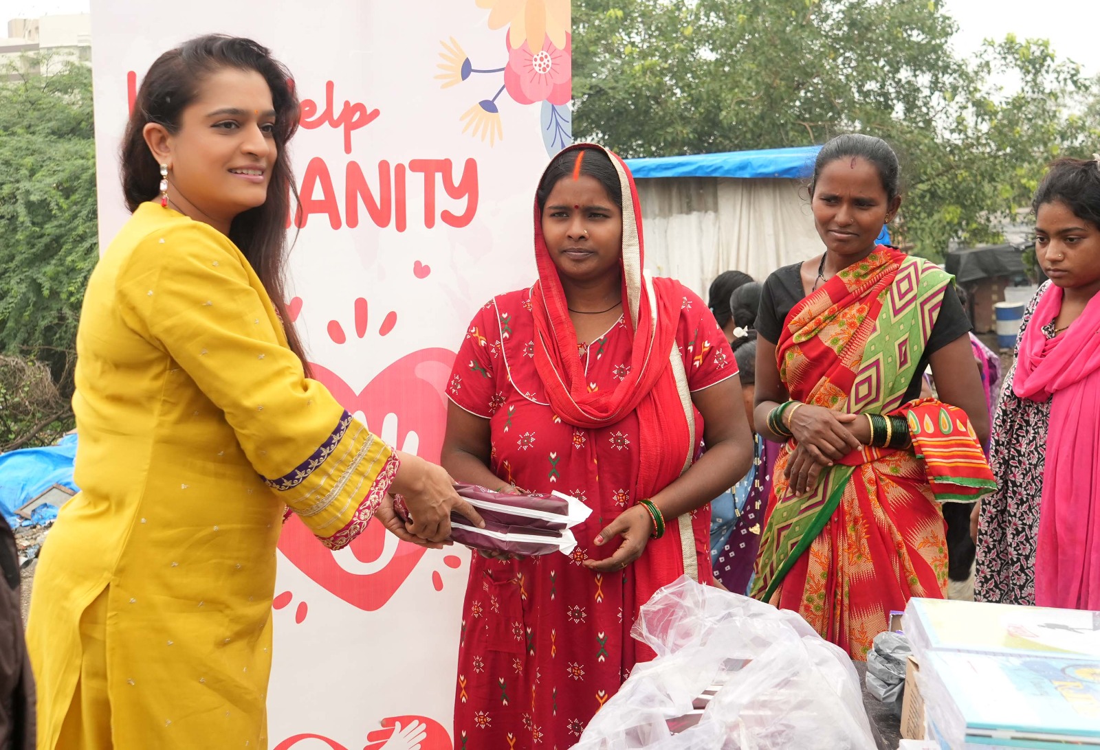 Ekta Jain Celebrates Her Birthday in a Unique Way - Spreads Joy Among Children and Women