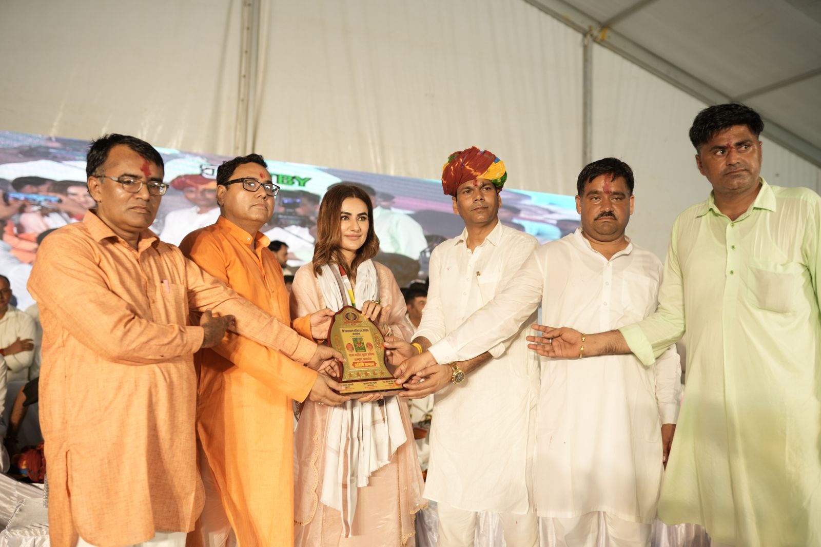 Actress Ruchi Gurjar Attends Shri Devnarayan Temple Fair, Raises Strong Voice Against Dowry and Child Marriage