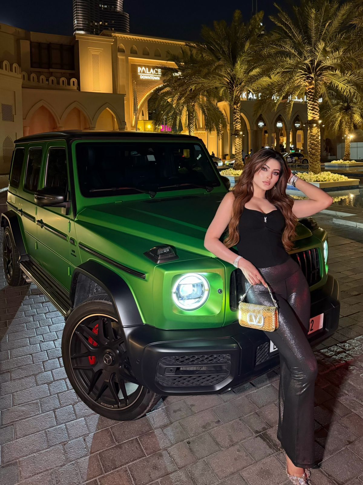 Urvashi Rautela Adds ₹11 Cr Rolls-Royce Cullinan & ₹5 Cr Green G-Wagon to Her Luxury Car Collection total 16 cr cars pics breaks the internet