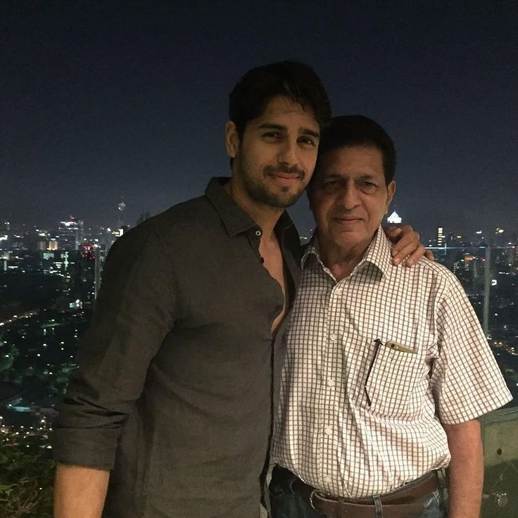 Sidharth Malhotra’s Father Sunil Malhotra Passes Away: Actor’s Emotional Tribute Leaves Fans Heartbroken